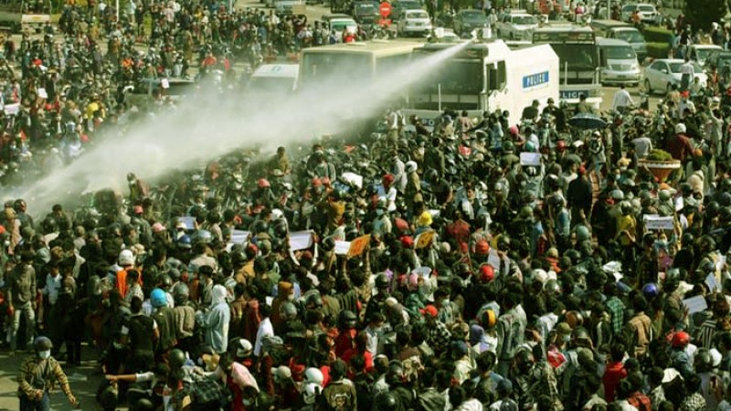 বিক্ষোভ অব্যাহত, আবারো উত্তাল মিয়ানমার