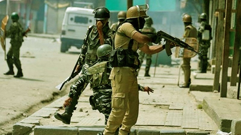 কাশ্মীরে দুই পুলিশসহ নিহত চার