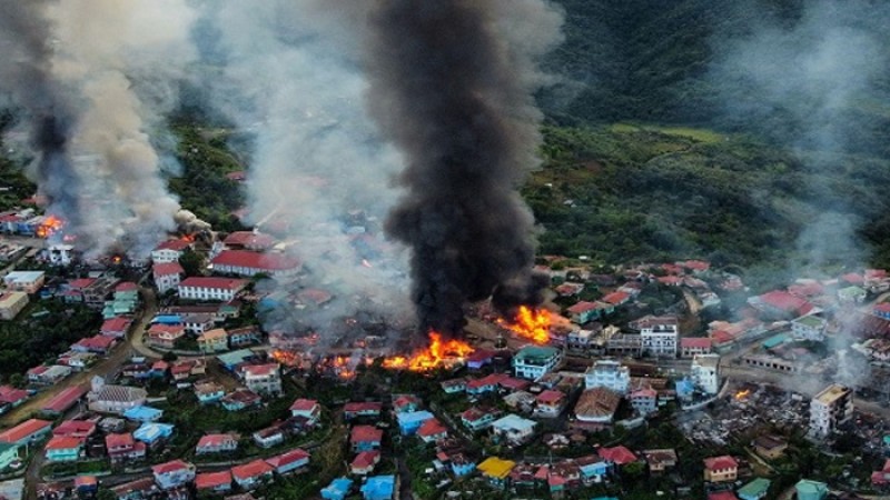 ৫০০ বাড়ি জ্বালিয়ে দিলো সেনারা