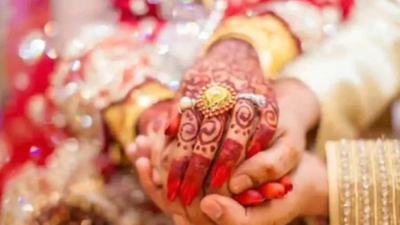 গুগল ম্যানেজারকে জোর করে বিয়ে, চাইলেন ৪৯ লাখ টাকা