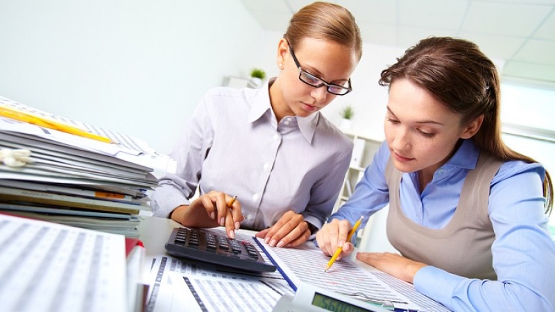 বিশ্বজুড়ে অর্থনৈতিক কার্যক্রম সংকোচনের মুখোমুখি