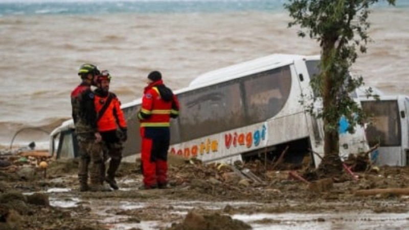 ইতালিতে ভূমিধসে নিখোঁজ ১৩