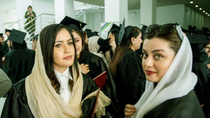 ধনী স্বামী খুঁজে দেওয়ার কথা বলে নারী পাচার