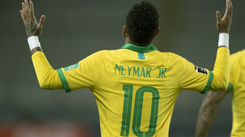 ১-০ ব্যবধানের জয় নিয়ে মাঠ ছাড়ে ব্রাজিল