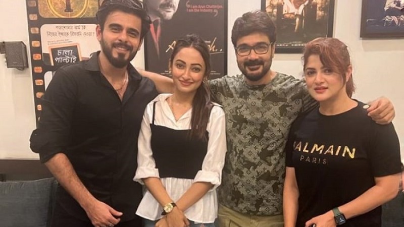 মায়ের প্রিয় নায়কের সঙ্গে সিয়াম