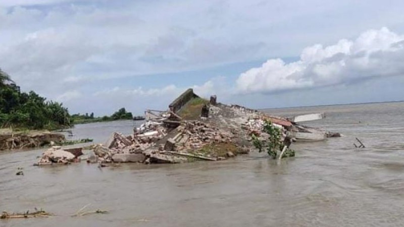 নদী ভাঙনে মানিকগঞ্জে ৮ কিলোমিটার এলাকা বিলীন