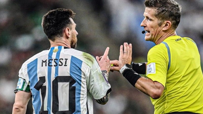 আর্জেন্টিনার ম্যাচে আজ বাঁশি বাজাবেন ইতালিয়ান রেফারি