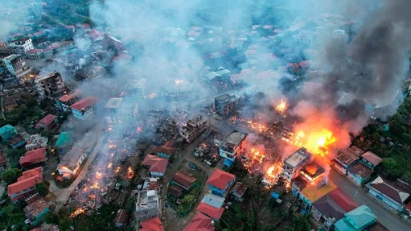মিয়ানমারে সেনাবাহিনীর অতর্কিত বিমান হামলায় নিহত ৭