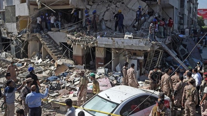 করাচিতে ভয়াবহ বিস্ফোরণ, নিহত অন্তত ১২