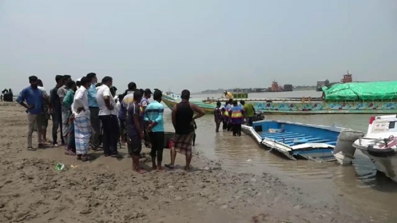 সেই স্পিডবোটের মালিক গ্রেফতার