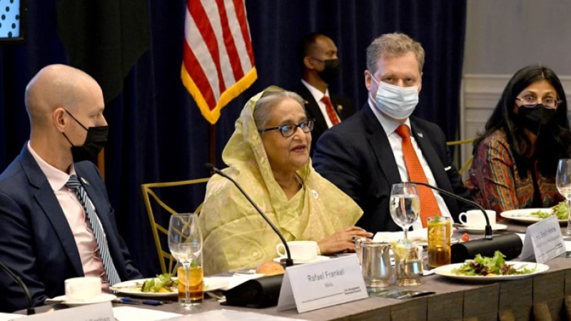 বাংলাদেশে বিপুল মার্কিন বিনিয়োগ চাইলেন প্রধানমন্ত্রী