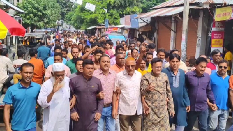 সিইসির পদত্যাগ দাবিতে আওয়ামী লীগের নেতাকর্মীদের বিক্ষোভ