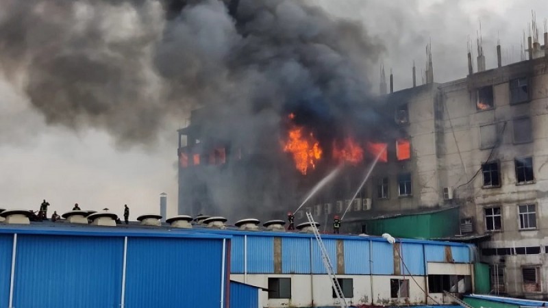 ‘কারখানায় প্রচুর দাহ্য পদার্থ থাকায় ভয়াবহ হয়ে ওঠে আগুন’