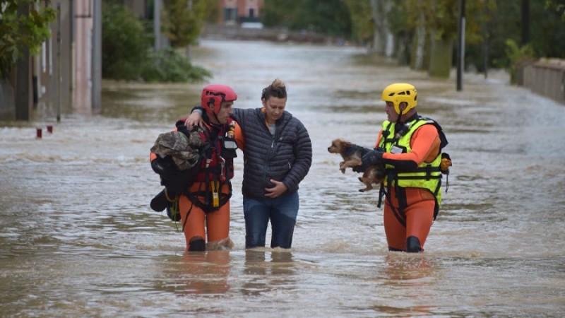 ভারি বৃষ্টিতে ফ্রান্সে ভয়াবহ বন্যা