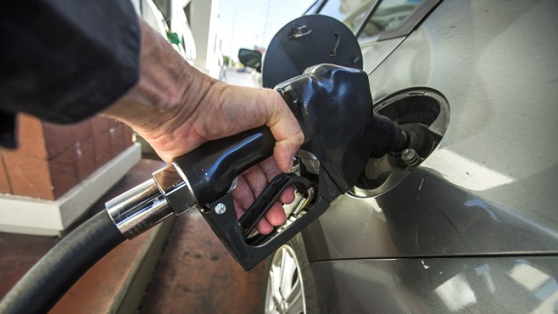 বিশ্ববাজারে জ্বালানি তেলের দাম কমল