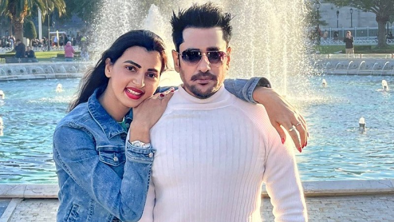 কান চলচ্চিত্র উৎসবে গেলেন অনন্ত-বর্ষা