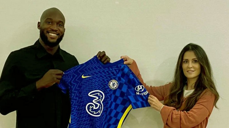 নেইমারের রেকর্ড ভেঙে চেলসিতে লুকাকু