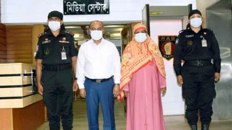 হজের আশ্বাসে সৌদি নিয়ে নির্যাতন, গ্রেপ্তার ২