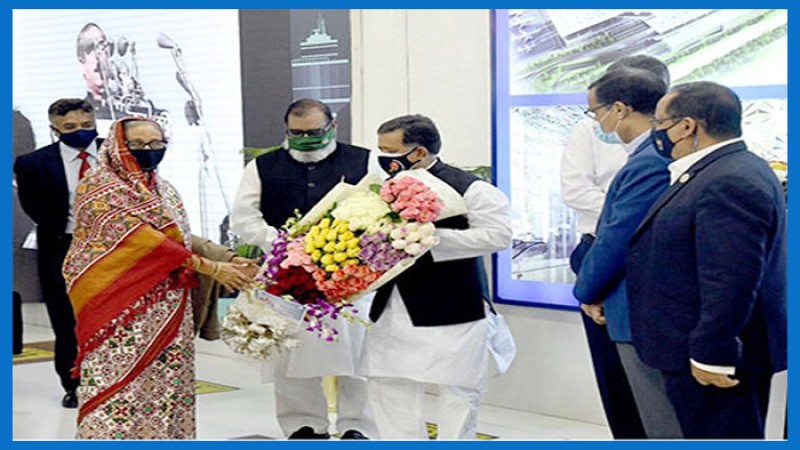 আমিরাত সফর শেষে দেশে ফিরেছেন প্রধানমন্ত্রী