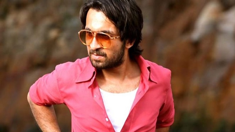 মাদক সেবনের অভিযোগে সিদ্ধান্ত কাপুর আটক