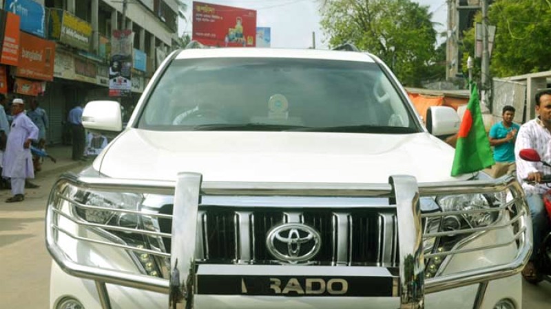 সরকারি কর্মকর্তাদের গাড়ির তেলের বরাদ্দ কমল