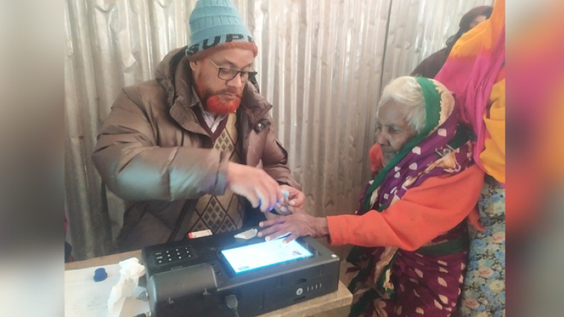 সর্বোচ্চ ১৩০ আসনে ইভিএমে ভোট করতে পারব: ইসি