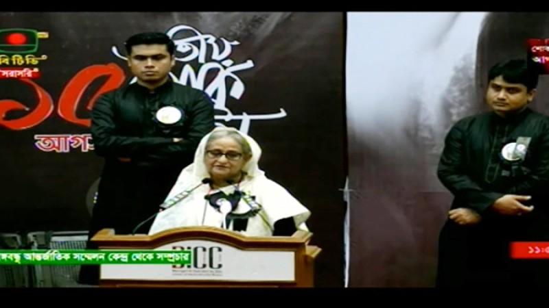 প্রতিটি ক্ষেত্রে বাবার পাশে ছিলেন মা: প্রধানমন্ত্রী