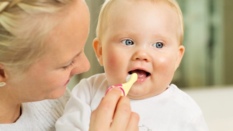 শিশুর দাঁত ভালো রাখতে যা করবেন