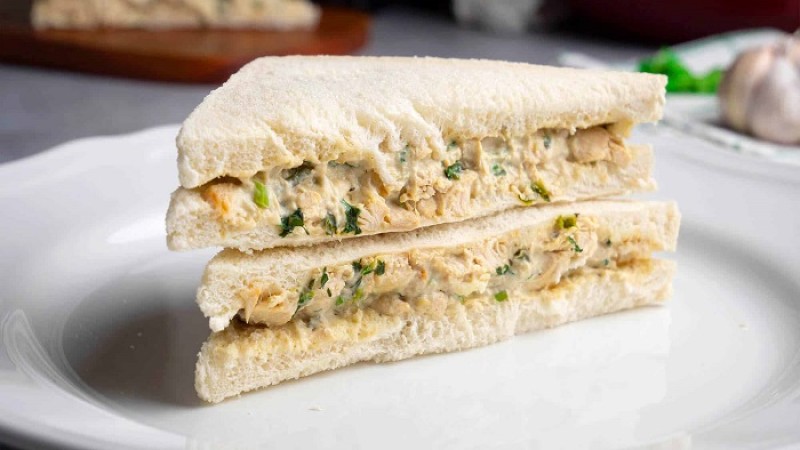 ঘরেই যেভাবে তৈরি করবেন চিকেন স্যান্ডউইচ