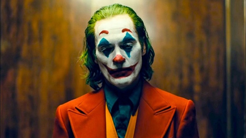 ফিনিক্সের ফার্স্ট লুক, লেডি গাগাকেও দেখতে চান ভক্তরা