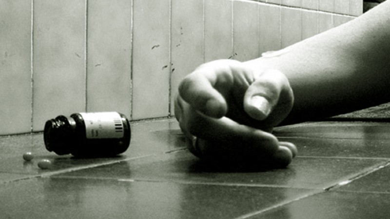 চার নারীর যৌন হেনস্থায় যুবকের বিষপান