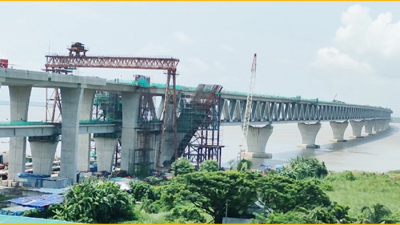 পদ্মা সেতুতে শেষ স্ল্যাব বসছে আজ, পূর্ণাঙ্গ রূপ পাবে সড়কপথ