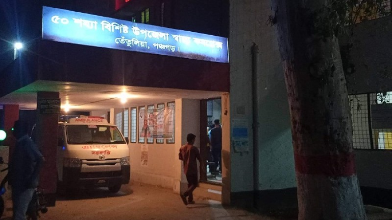 তেঁতুলিয়ায় গম মাড়াই মেশিন উল্টে যুবকের মৃত্যু