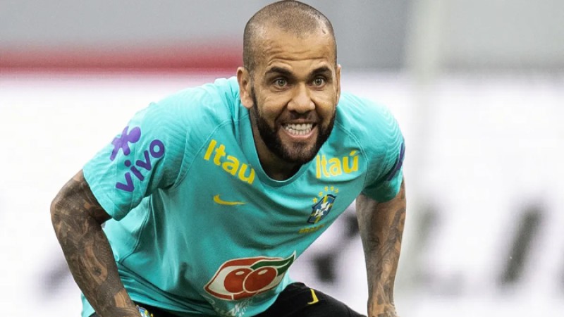 ব্রাজিলের হয়ে রেকর্ড গড়ার পথে দানি আলভেস