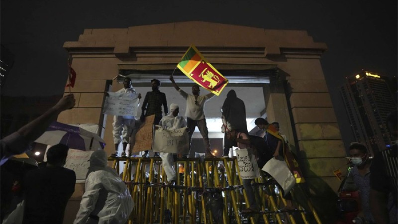 শ্রীলঙ্কা ঋণ শোধে অক্ষম, হুঁশিয়ারি দুই উপদেষ্টার