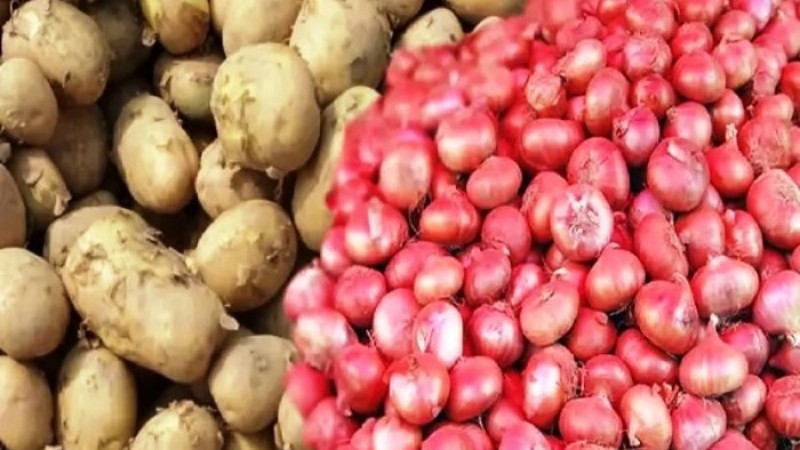 কমেছে আলু-পেঁয়াজের দাম, লাগামহীন চাল