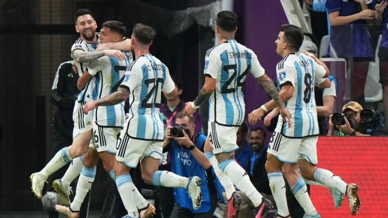 এক গোলে এগিয়ে থেকে বিরতিতে আর্জেন্টিনা