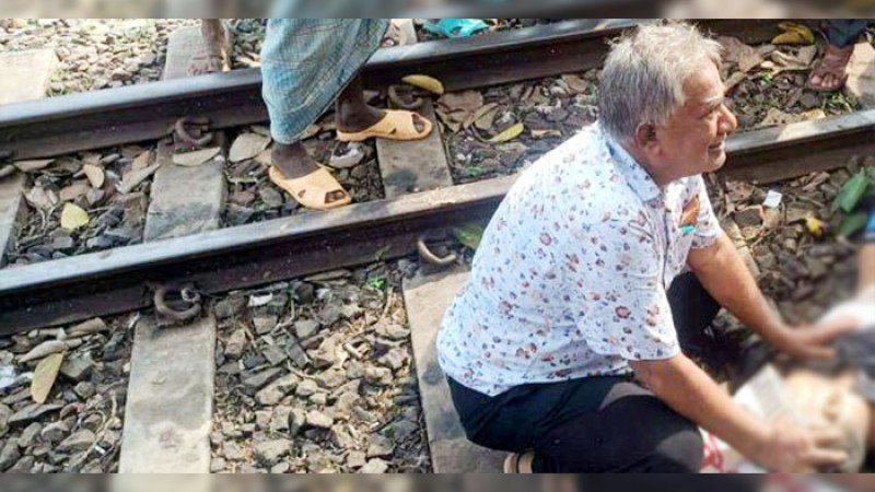 ট্রেনে উঠতে গিয়ে বাবার সামনে প্রাণ গেলো বিশ্ববিদ্যালয়ছাত্রের