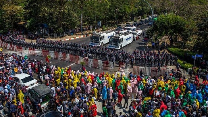 সু চির রাজনৈতিক কার্যালয় গুঁড়িয়ে দিল সেনাবাহিনী