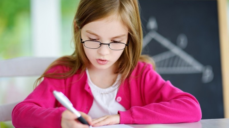 সন্তান উদ্বেগে ভুগছে কি না বুঝবেন যে লক্ষণে