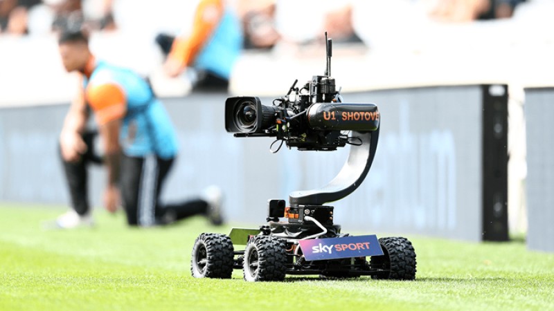 মাঠে ক্রিকেটারদের বিরক্তির কারণ রোবট ক্যামেরা