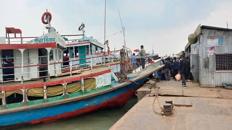 বাংলাবাজার-শিমুলিয়া রুটে নৌযান চলাচল বন্ধ