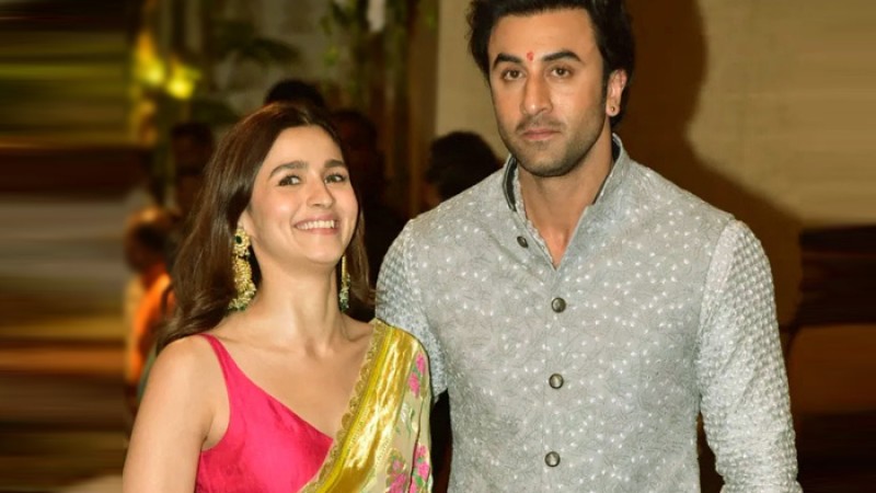 এ মাসেই বিয়ে রণবীর-আলিয়ার