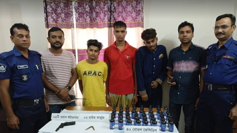 যশোরে অস্ত্র-গুলি-বিস্ফোরক-মাদকসহ গ্রেপ্তার ৩