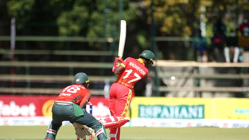 বাংলাদেশকে কঠিন চ্যালেঞ্জ দিল জিম্বাবুয়ে