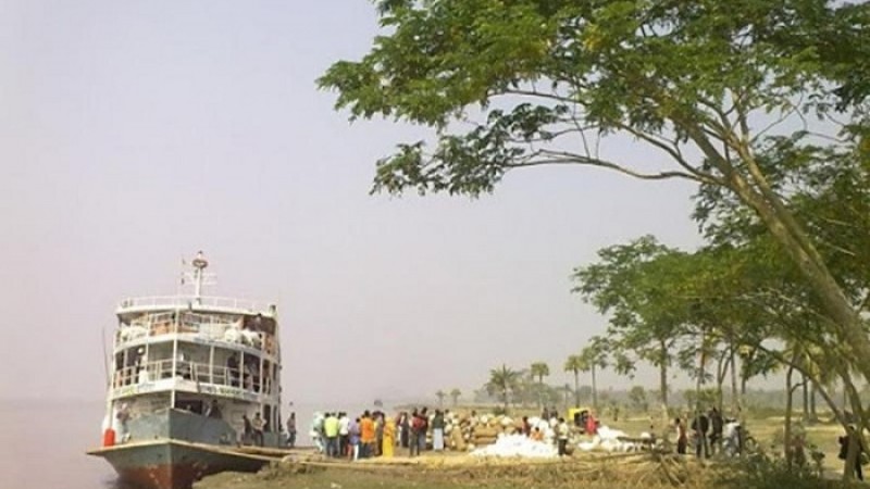 হাতিয়ায় সঙ্গে সারা দেশের নৌ যোগাযোগ বন্ধ