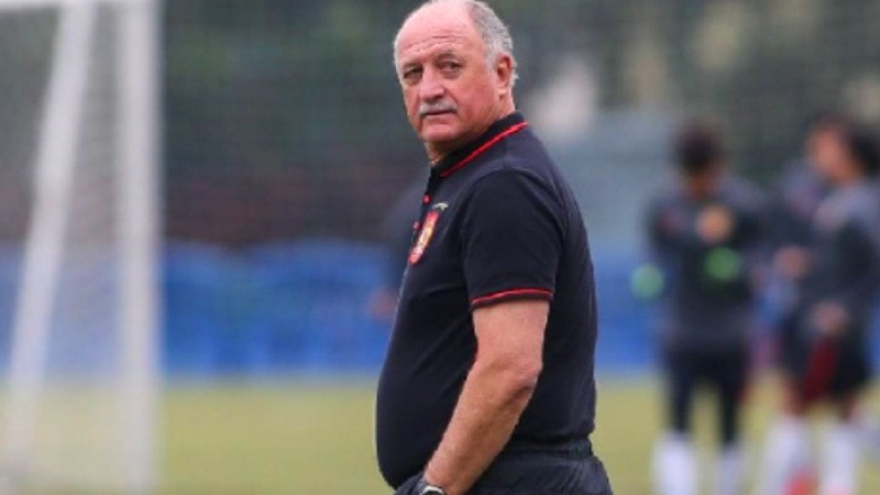 অবসর নিলেন ব্রাজিলের কোচ