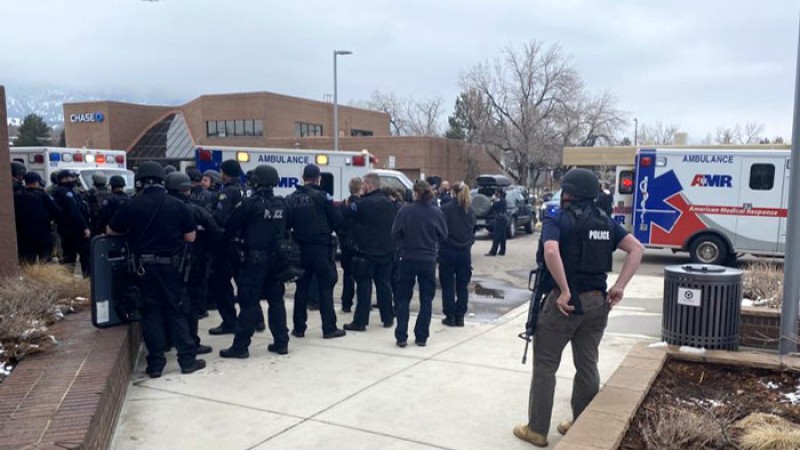 যুক্তরাষ্ট্রে বন্দুকধারীর হামলায় পুলিশ কর্মকর্তাসহ ১০ জনের প্রাণহানি