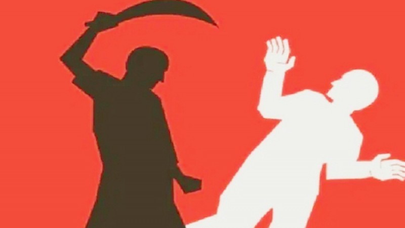 মুক্তিযোদ্ধা ও সাংবাদিকসহ একই পরিবারের ৪ জনকে কুপিয়ে জখম