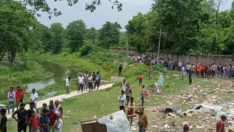 ভারতে আতশবাজি ব্যবসায়ীর বাড়িতে বিস্ফোরণে নিহত ৬